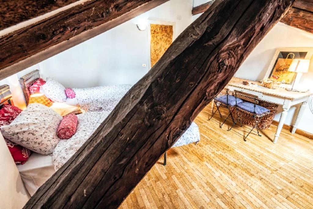 Loft Overlooking The Old Town . Feltre Bagian luar foto