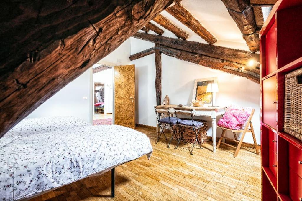 Loft Overlooking The Old Town . Feltre Bagian luar foto
