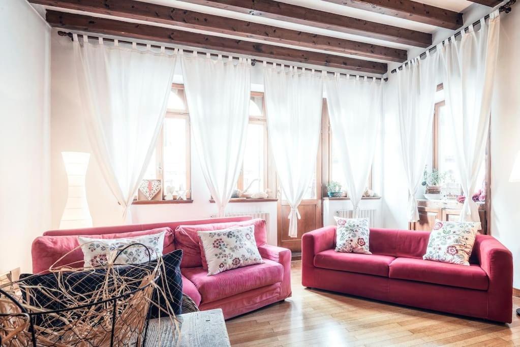 Loft Overlooking The Old Town . Feltre Bagian luar foto