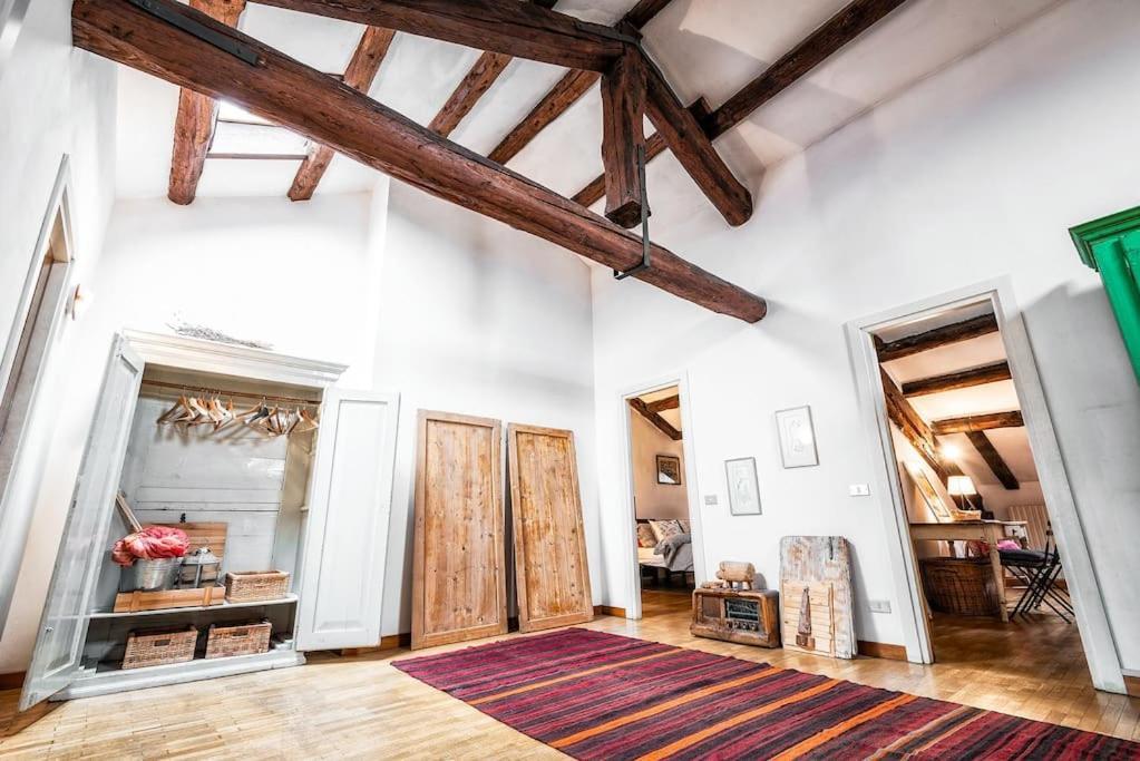 Loft Overlooking The Old Town . Feltre Bagian luar foto